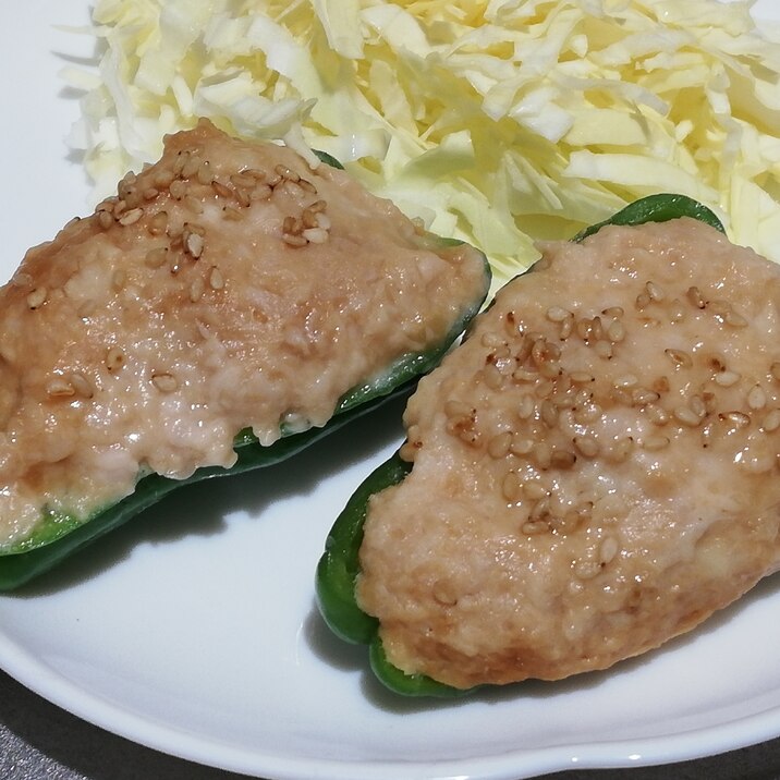 レンジで簡単ヘルシー♪鳥ひき肉でピーマンの肉詰め